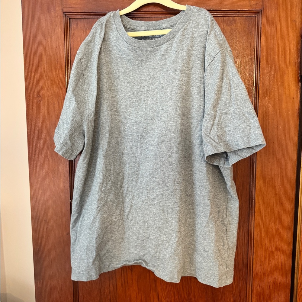 Banana Republic Heather Gray Short Sleeve Tee